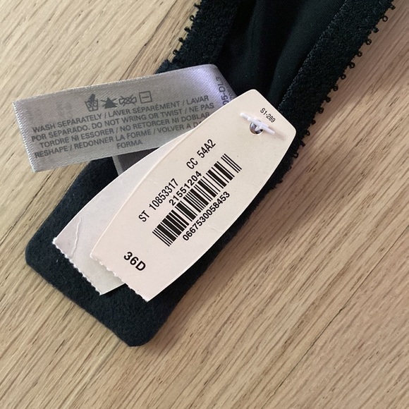 Victoria’s Secret Underwire Lace Bra - Picture 7 of 7